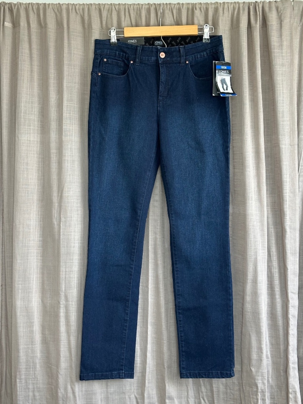 Jones New York Slim jeans blue Size 10/30, 31" inseam NWT